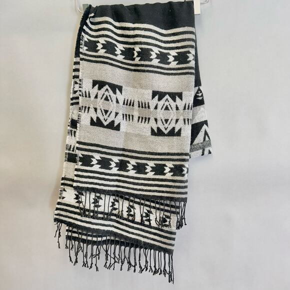 Steve Madden black neutral Aztec southwestern boho blanket scarf One Size 25X80 - Picture 7 of 11